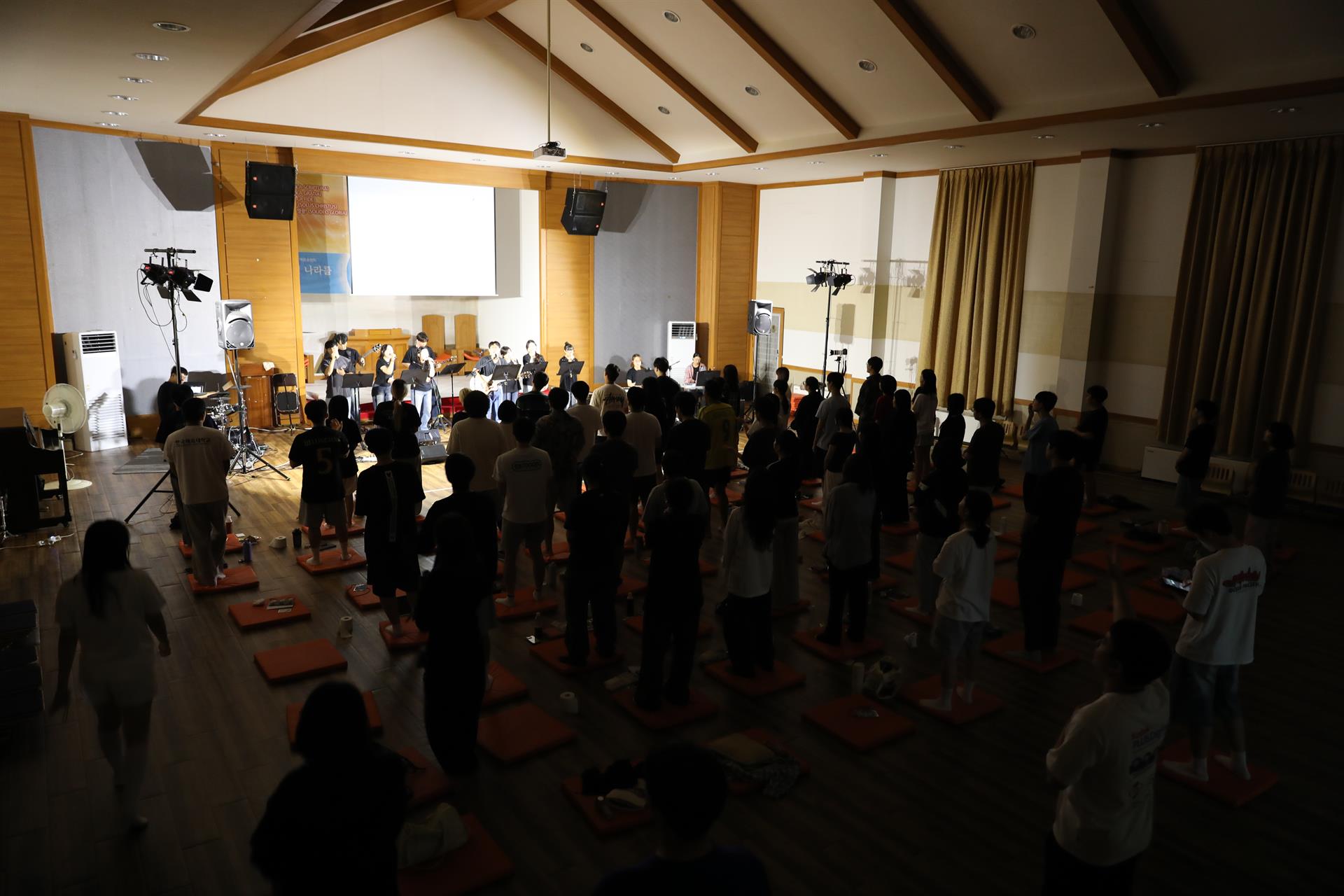 2V4A6211.JPG 2V4A6211.JPG