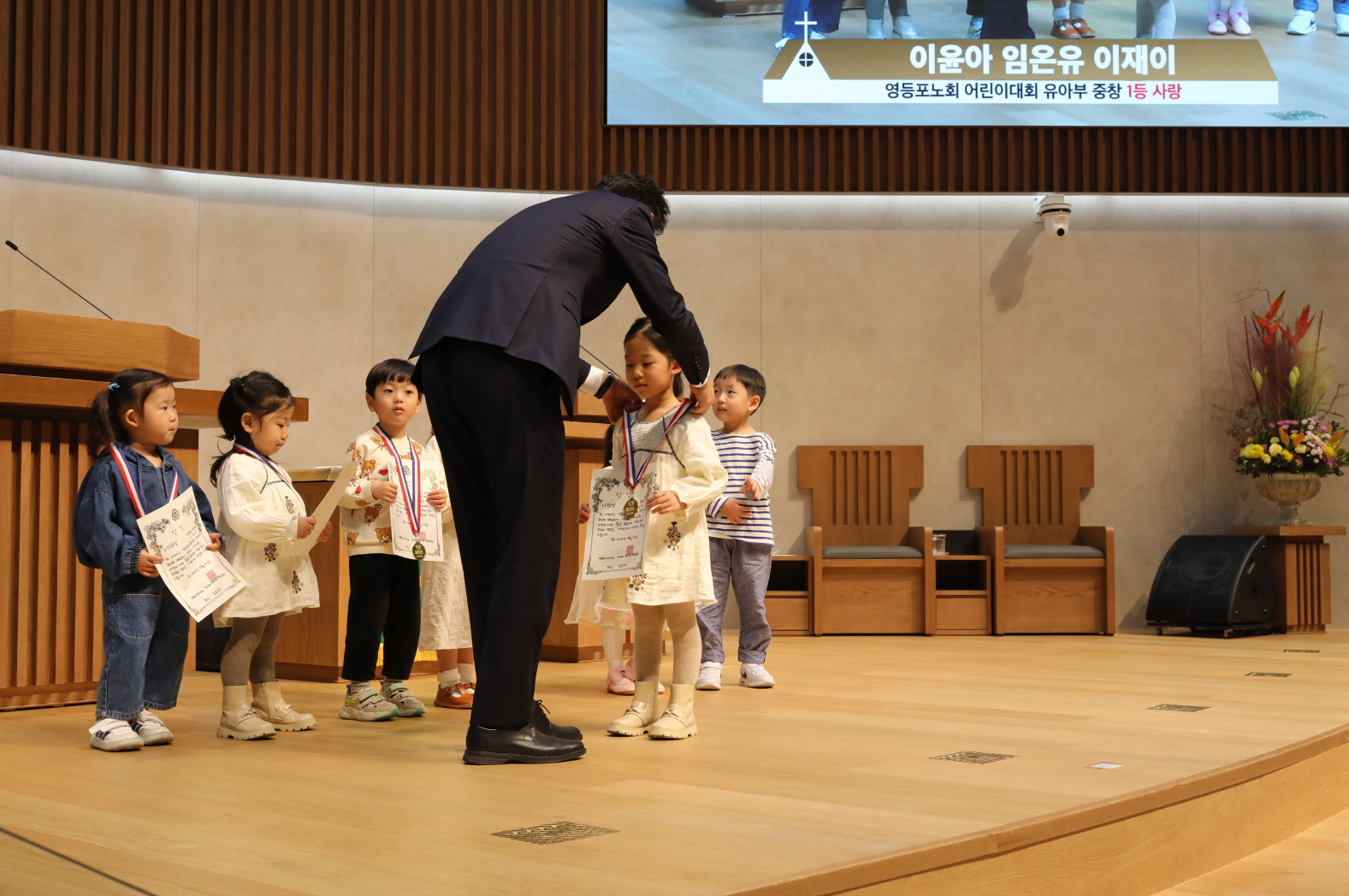 S2V4A8745.jpg S2V4A8745.jpg