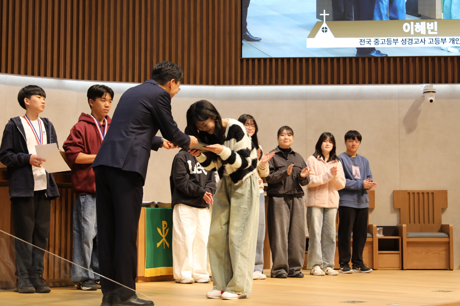 S2V4A8806.jpg S2V4A8806.jpg